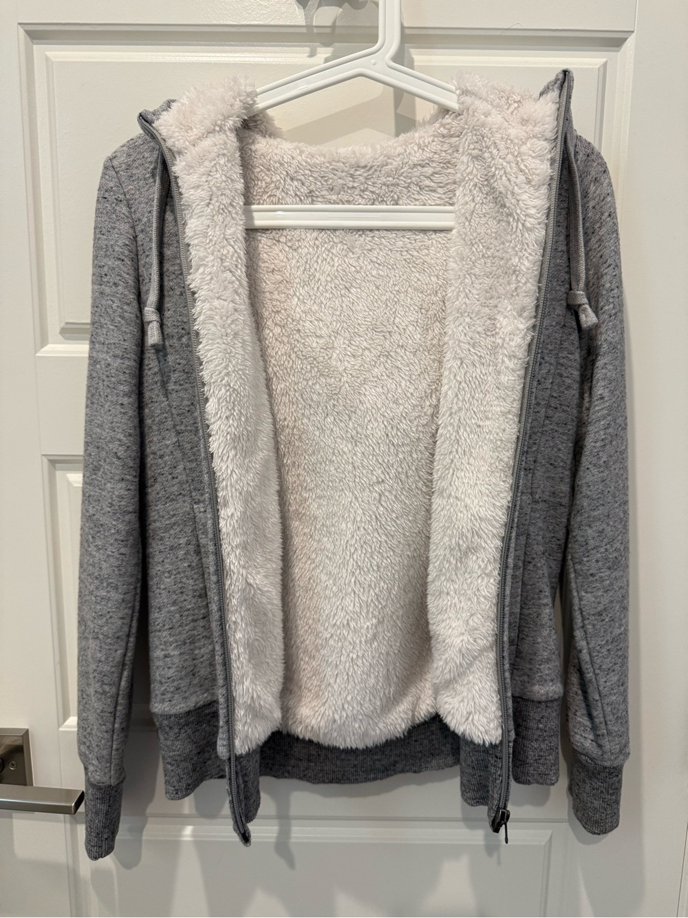 Uniqlo Cozy Faux-Sherpa Lined Gray Zip Hoodie